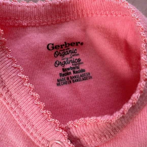 Gerber Organic Newborn Outfit with Hat - Picture 3 of 5